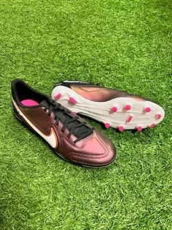 Nike Legend 9 Club FG/MG Schuhgröße EUR 43 Farbe Purple/weiß